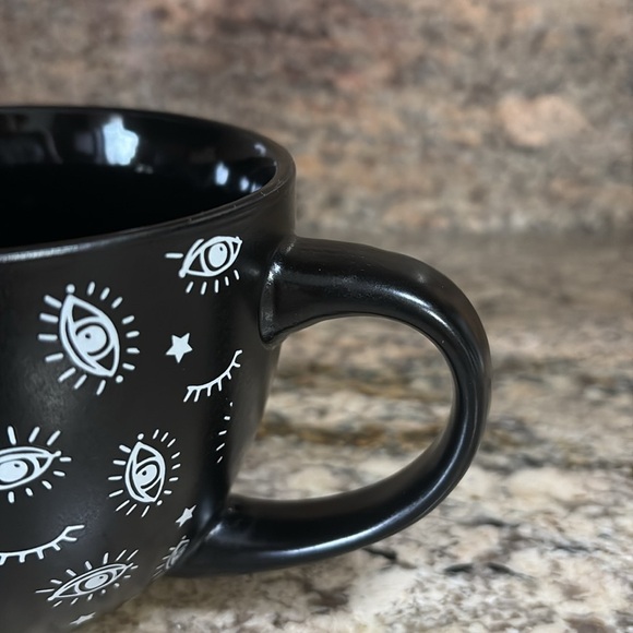 Evil eye stars black white coffee tea mug 18 oz
MADE IN USA - Picture 4 of 10
